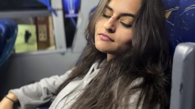 I suck an unknown passenger on a real bus and he cums in my mouth