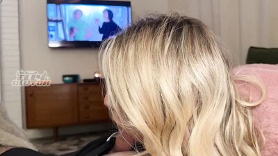 Date suprises me with a threesome with her roommate