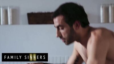 FAMILY SINNERS - Stepson Jake Adams Fucks His Stepmom Alexis Fawx Whenever His Father Is Away