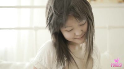 Sexy Asian Coed Fen Fingers Her Creamy Slit In Bed!