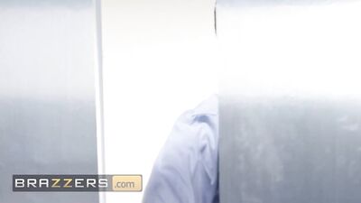 Brazzers - Xander Helps Maserati XXX Get Unstuck By Oiling Her Big Ass & Fucking Her