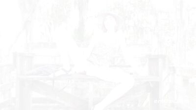 Ersties - Zoe Gets Off on a Park Bench