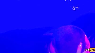 Horny girl agreed to sex in a nightclub in the toilet