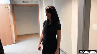 A pretty French girl cheats on her husband to secretly fuck his construction site colleagues!!!
