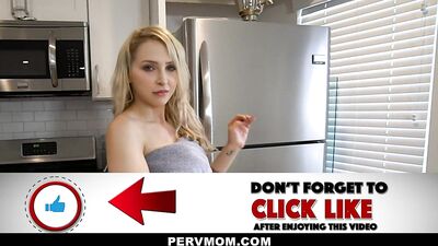 My Stepmom Let Me Eat Her Pussy