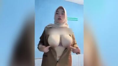 Viral Bu Guru Salsa Toket Besar strips & teases in uncensored POV