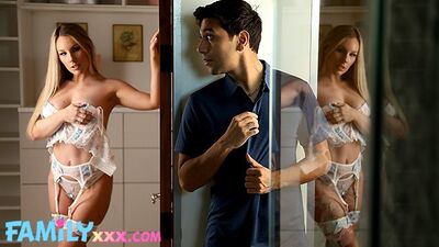 Bunny Madison's stepmom fantasy: MILF stepmom gets fucked hard & deep by Max Fills