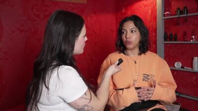 Influencer Maria Ludovicaa Shows How To Shoot Lesbian Scene