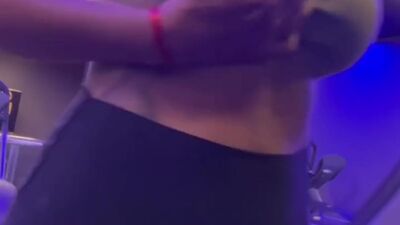 METE GOSTOSO NO BANHEIRO DA ACADEMIA ME FAZ GOZAR NA SUA PICA GROSSA !