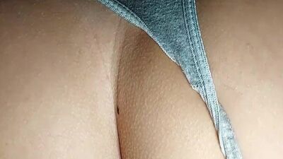 Mi vecino viene a pedirme azucar y lo espero en cuatro patas