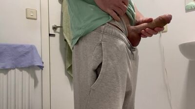 Enseño mi leche viendo a Baby_riley