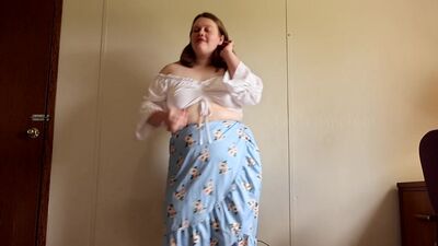 Chubby Layla Dancing & Stripping