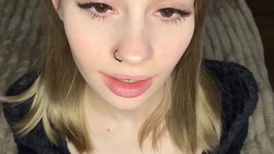 Little slutty with her ahegao and deep throat