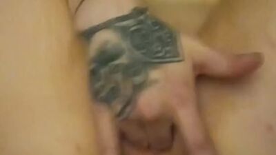 Finger banging my pussy!