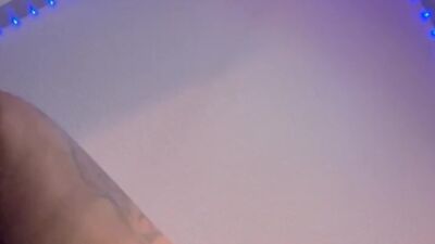 XXXCREME IS FINALLY SQUIRTING FOR HER FANS