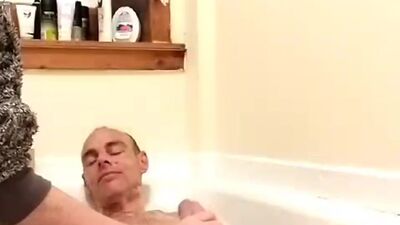Getting a blowjob in the bath