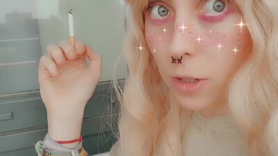 Mommys erbärmlicher Aschenbecher ????