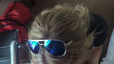 Petite blonde gives blowjob amateur in hotel room