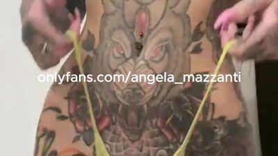 18YO Livestream Accidental Pussy Flash