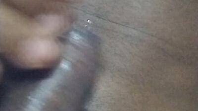 Me Encuentra en el baño público Hermosa Chica Dominicana