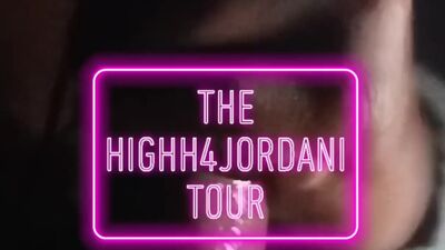 Giving my manager a sloppy blowjob on snapchat ????