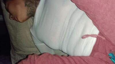 Suegro B. Entra en la madrugada a mi habitación y me folla duro por detrás