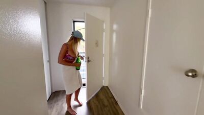 Cheating on my Wife with the Young Hot Neighbor