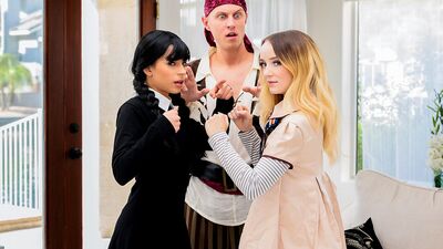 Megan Vs Wednesday - S31:E3