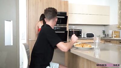 Stepmom Fixes My Problem - S19:E8