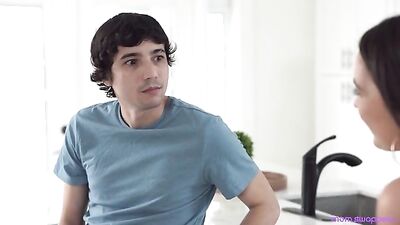 Getting To Know Our Stepmoms - S2:E4