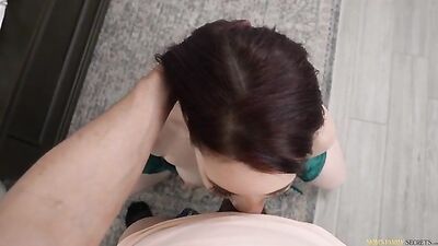 Keeping Stepmom Happy - S3:E1