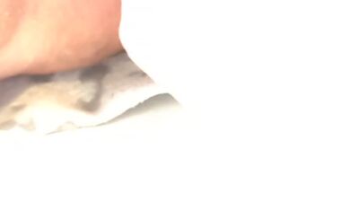 Ich bin so feucht, weil ich so geil gekommen bin