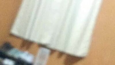 Chupándole la polla hasta dejarla babosa