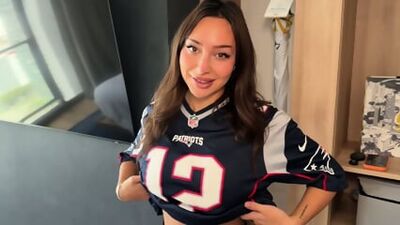 Quickie Find-Pro Hottie Fucks A Patriots Player - Sisi Rose