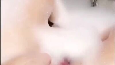 BATHTUB TUG | Snapchat Brit WANKS in the BATH