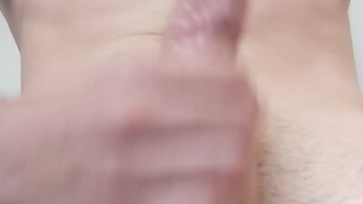 Joven novato corriendo corriendosela rico final