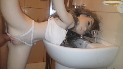 Le encanta que me la coja antes de ir a bañarse