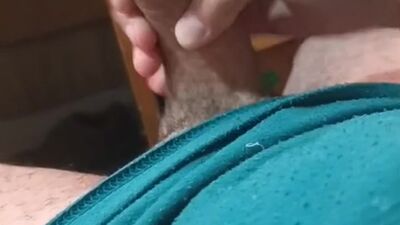 Me la corro en la pieza despues de un dia de intenso calor????