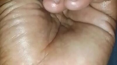 I GAVE HIM A HANDJOB AND FINGERED HIS BISEXUAL ASSHOLE