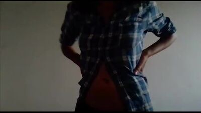 Bailando con mi delicioso cuerpo, les gusta? escribeme