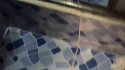 Mi Novio Me Hace Venir y Orinar de Placer Cuando lo Encontré en la ducha Masturbándose