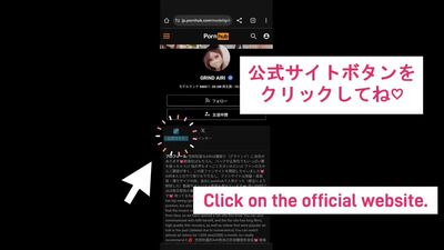 海辺の物陰で、立バックでハメてるカップルを発見！こんなかわいい子も外でヤっちゃうんだね。