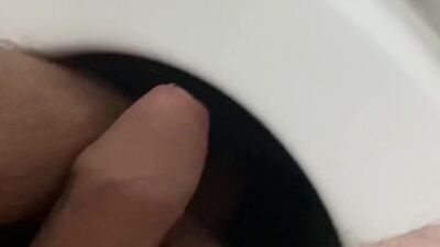 Juicy ANAL fingering on the TOILET ????