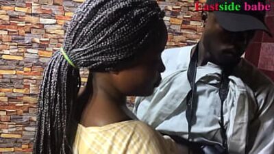 Young ebony babe gets a wet pussy pounding in a photo studio cumshot