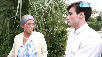 Horny Grandma Public Sex, Granny Squirts After Massive Orgasm From Helpful Stranger