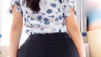 How flamboyant are the "domestic" flight attendants? Just listen to the conversation! "It's a safe period today, hurry up and cum in" [You can ask her out after watching the title]